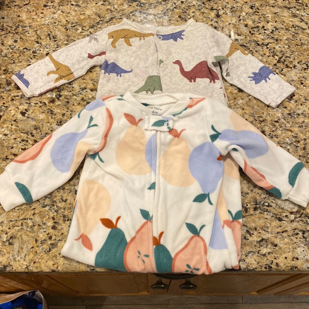 Brand Carter’s, Size 6m